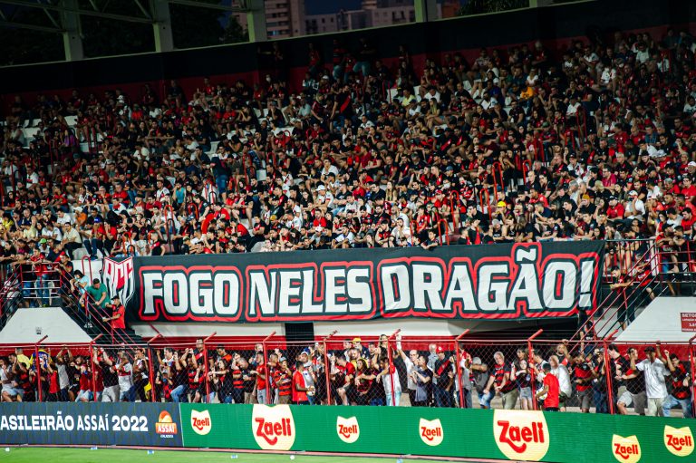 Em confronto direto, Atlético-GO recebe o Ceará no Accioly e precisa vencer para se manter vivo na Série A