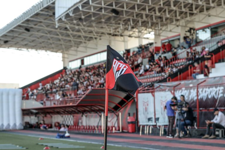 Após recurso, STJD muda punição ao Atlético-GO no caso Fellipe Bastos e aplica pena de ação educativa