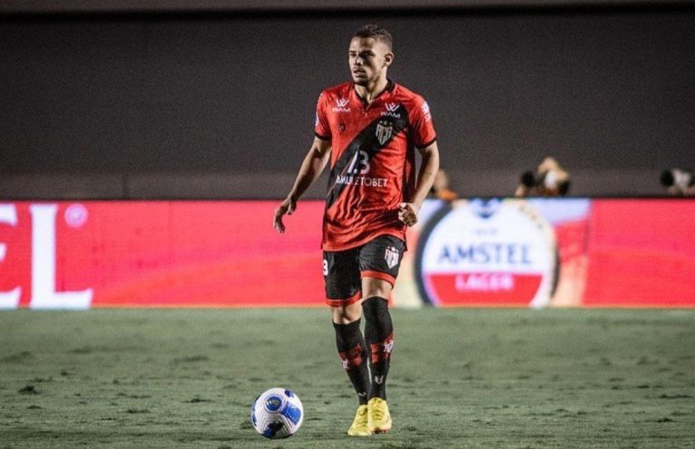 Da guerra da Ucrânia para a semifinal da Sul-Americana: volante pode fazer história no Dragão