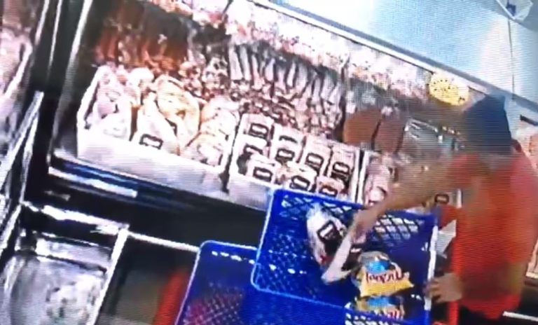 Homem é flagrado empacotando picanha e saindo sem pagar em supermercado de Rio Verde; vídeo