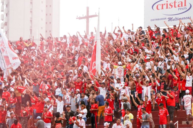 Embalado, Vila Nova coloca ingressos a R$ 10 e espera OBA lotado contra o CRB; mulheres não pagam