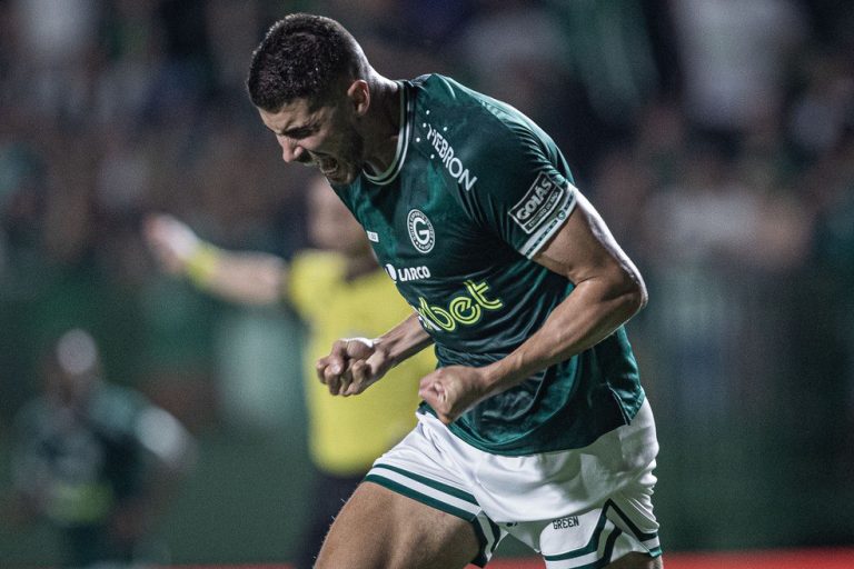 Pela terceira vez, Pedro Raul fica fora e clubes brasileiros disputam jogador