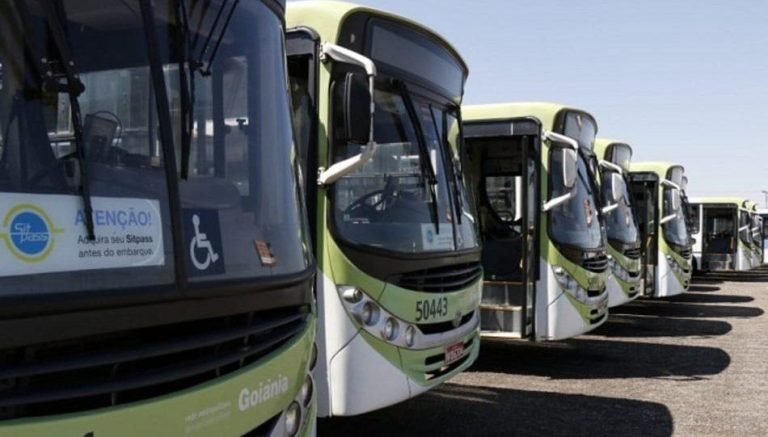 Usuários reclamam de demora e falta de ônibus em Goiânia nas eleições; CMTC nega