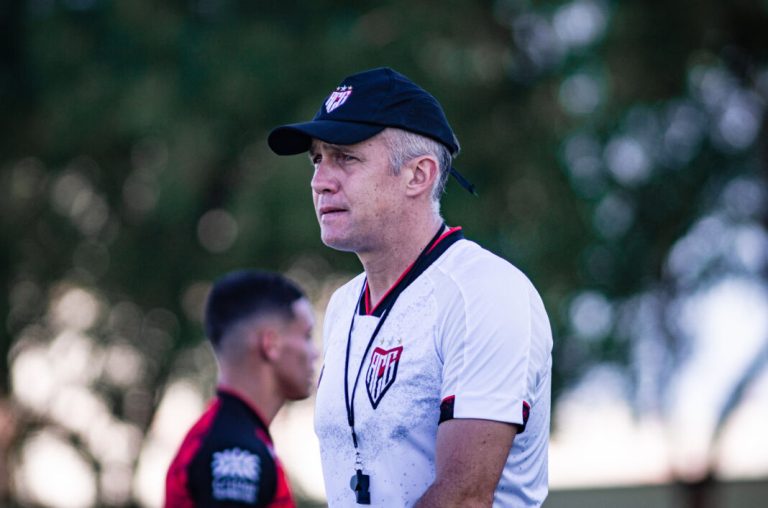 Ta fora! Eduardo Baptista é demitido do Atlético Goianiense