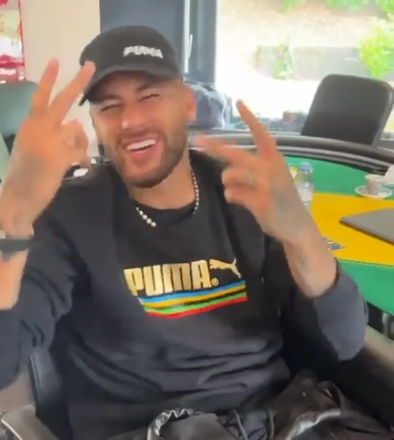 Atacante Neymar declara apoio ao presidente Bolsonaro