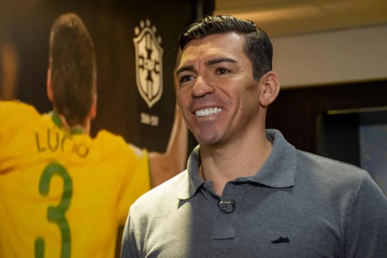 Pentacampeão em 2002, Lúcio revela desejo de ser técnico e trabalhar no futebol goiano