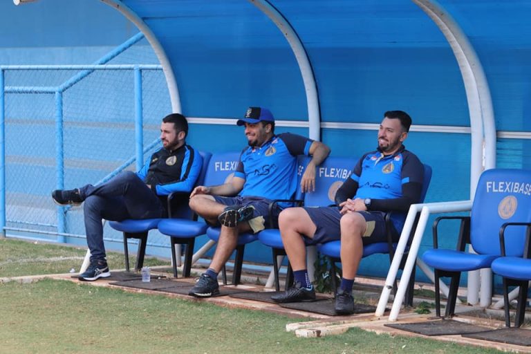 Aparecidense demite coordenador técnico Elias