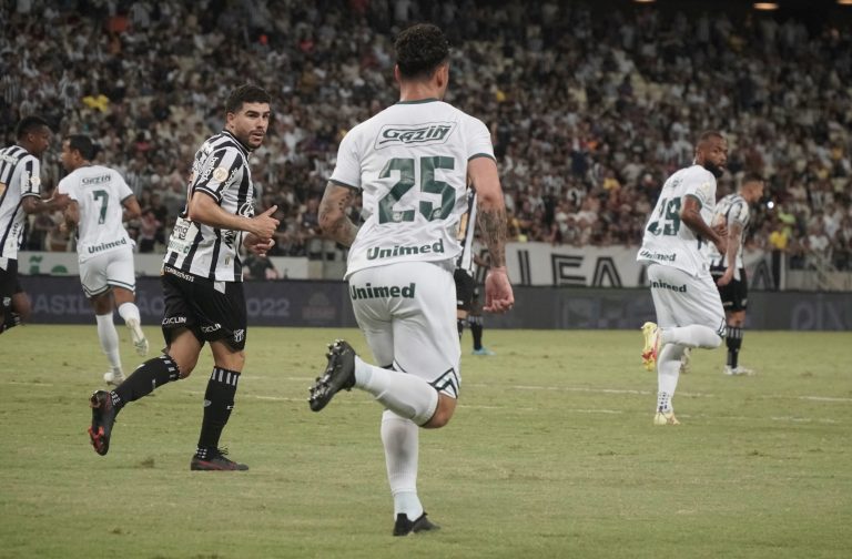 Nicolas marca no final e Goiás arranca empate com o Ceará no Castelão