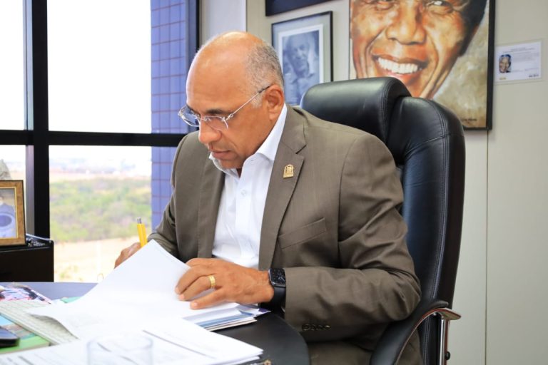 Rogério Cruz transfere feriado do Dia do Servidor Público para 25 de outubro, pós-aniversário de Goiânia