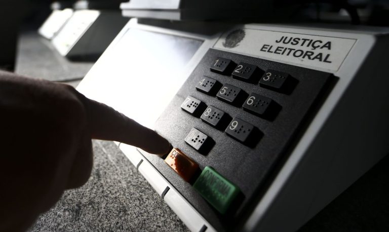 TSE descarta votos brancos e nulos durante a apuração