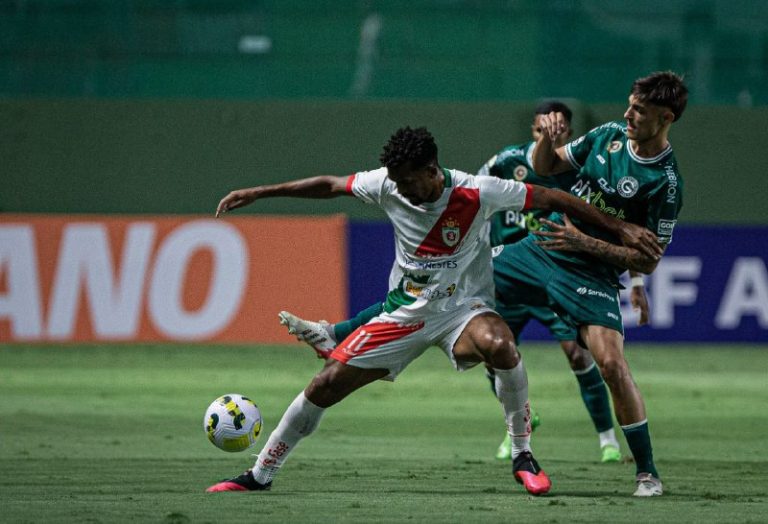 Usando a base, Goiás é eliminado pelo Real Noroeste-ES da Copa Verde nos pênaltis