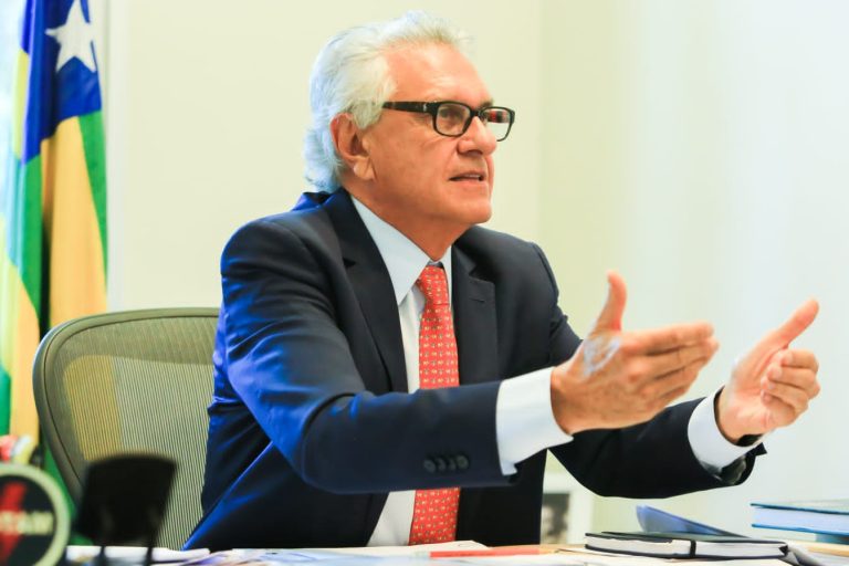 Ronaldo Caiado internado