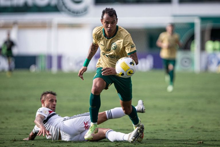 Despedida dolorosa: Goiás é goleado pelo São Paulo na Serrinha na última rodada da Série A