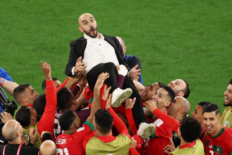 Goleiro do Sevilla brilha nos pênaltis e Marrocos elimina Espanha