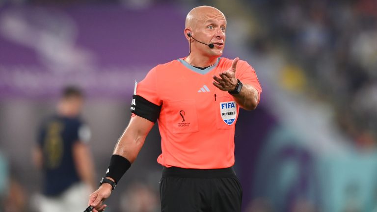 Árbitro polonês será o dono do apito na final da Copa do Mundo 2022
