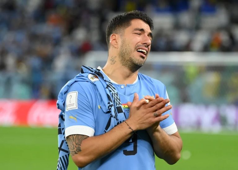 Uruguai vence Gana, mas triunfo sul-coreano elimina ambos da Copa