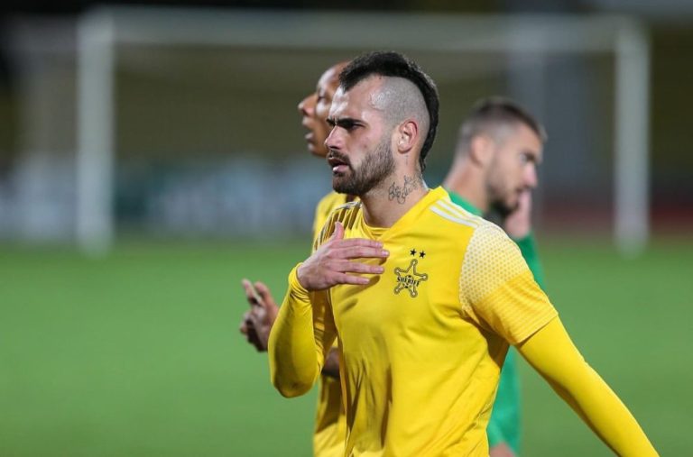 Felipe Vizeu em passagem pelo Sheriff