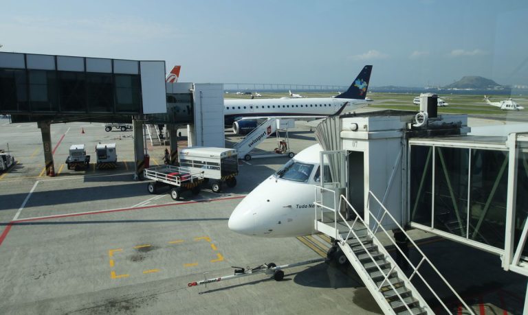 Aeronautas mantêm greve marcada para esta segunda-feira