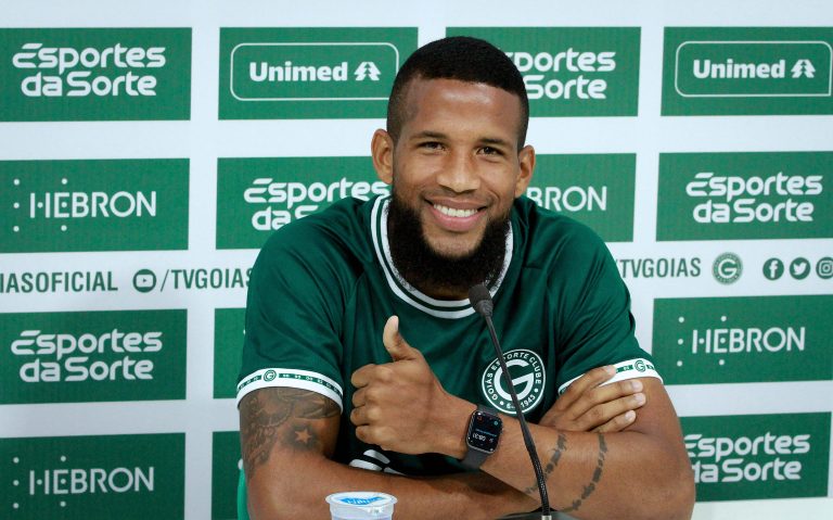 Apresentado, Bruno Santos diz que está pronto para estrear com a camisa Goiás