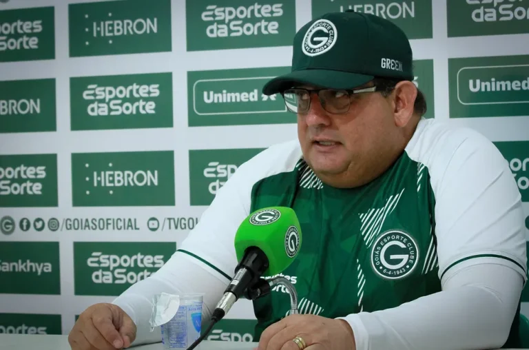 Após empate com o Crac, Guto Ferreira avalia atuação do Goiás e afirma: “gosto amargo”