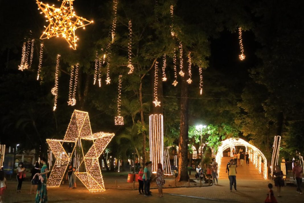Decoração de Natal no Mutirama será mantida até 15 de janeiro