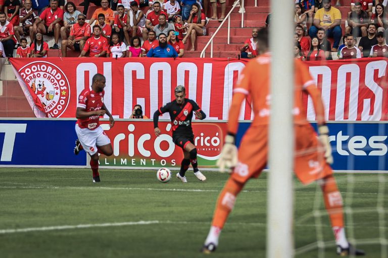 Em jogo marcado por reviravoltas, Vila Nova e Atlético-GO empatam no OBA