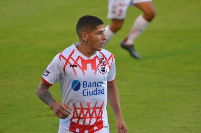 Goiás acerta contratação de lateral argentino