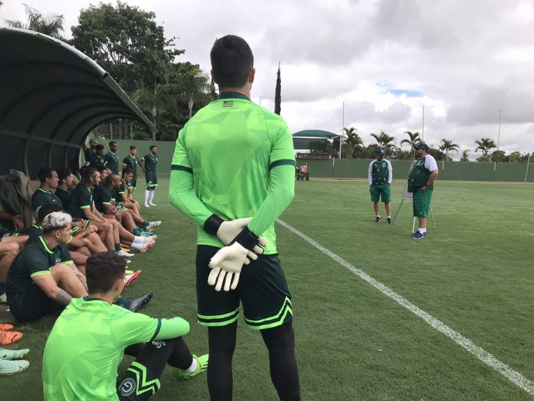 Goiás enfrenta a Aparecidense na estreia do Goianão; confira as prováveis escalações