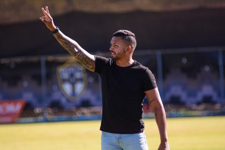 Hugo Almeida, treinador do Itaberaí em 2023
