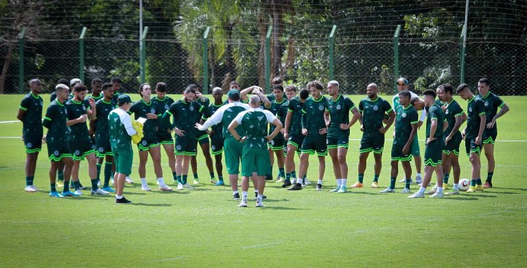 Goiás se reapresenta e deve ter mudanças na escalação no clássico contra o Atlético-GO