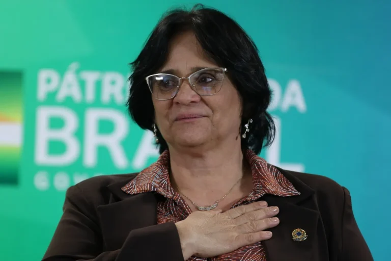 Ex-ministra Damares lamenta crise sanitária do povo Yanomami