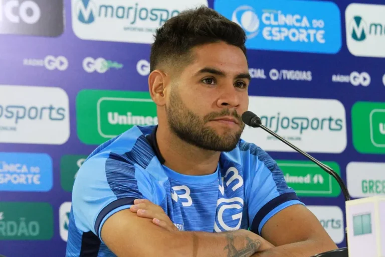 Goiás tem até sexta-feira (27) para pagar 30% de dívida milionária para atacante argentino