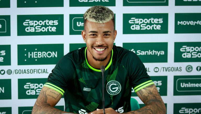 Phelippe Costa celebra primeiro gol pelo Goiás e diz que o time precisa “virar a chave” para Copa Verde