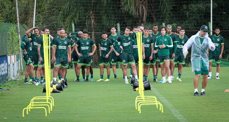 Com retorno na defesa e desfalque no meio campo, Goiás se prepara para enfrentar o Morrinhos