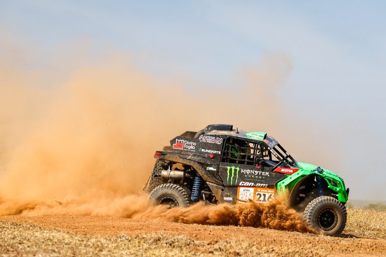 Equipe Varela disputa “mini-Dakar sul-americano” em deserto na Argentina