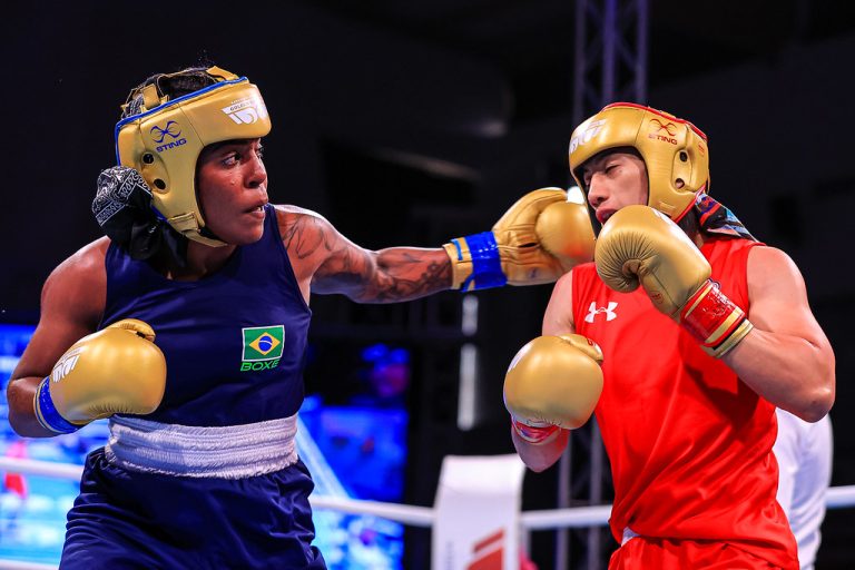 Bia Soares e Viviane Pereira são medalhistas de prata no Golden Belt do Marrocos