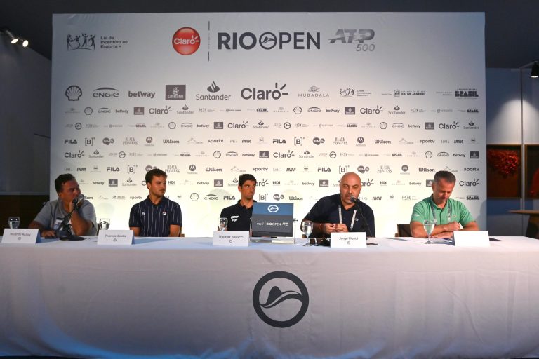 Sorteio coloca Alcaraz contra brasileiro Mateus Alves na estreia do Rio Open