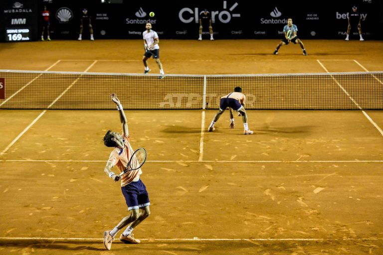 Argentinos vencem Marcelo Melo e Cabal e são campeões de duplas do Rio Open