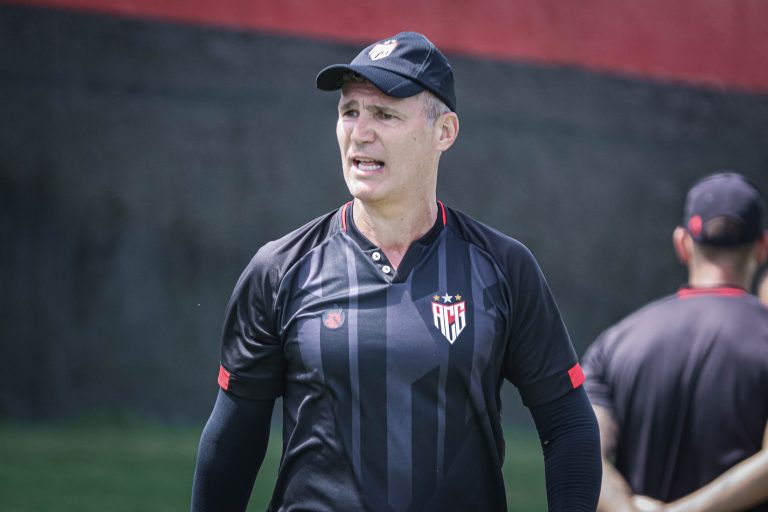 Juvenilson de Souza, preparador físico