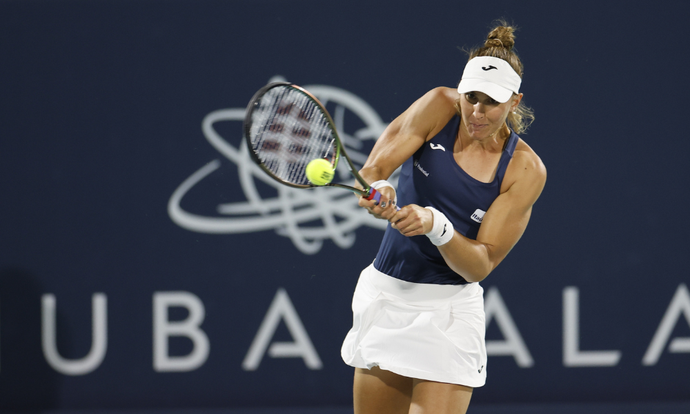 Belinda Bencic é campeã da WTA 500 de Abu Dhabi; Luisa Stefani