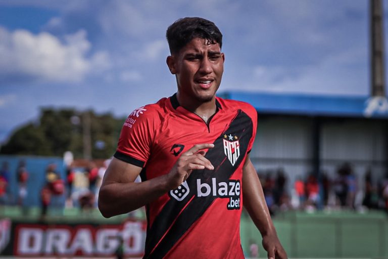 Daniel sai do banco e dá a vitória ao Atlético-GO diante do Iporá