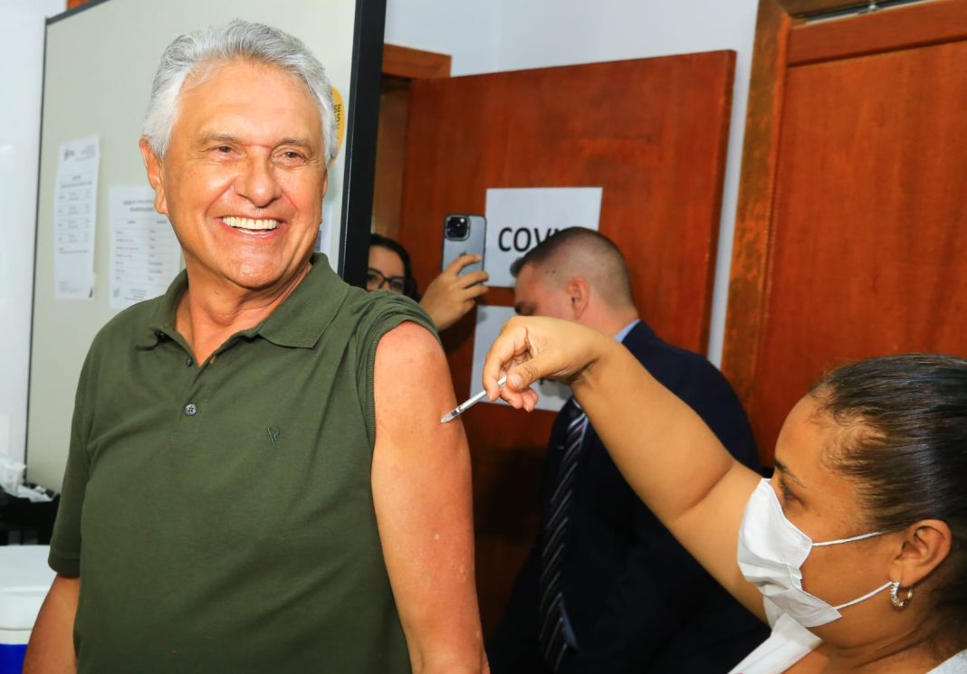 Ronaldo Caiado vacina