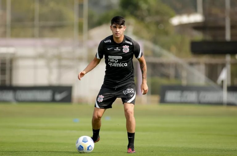 Ángelo Araos durante passagem no Corinthians