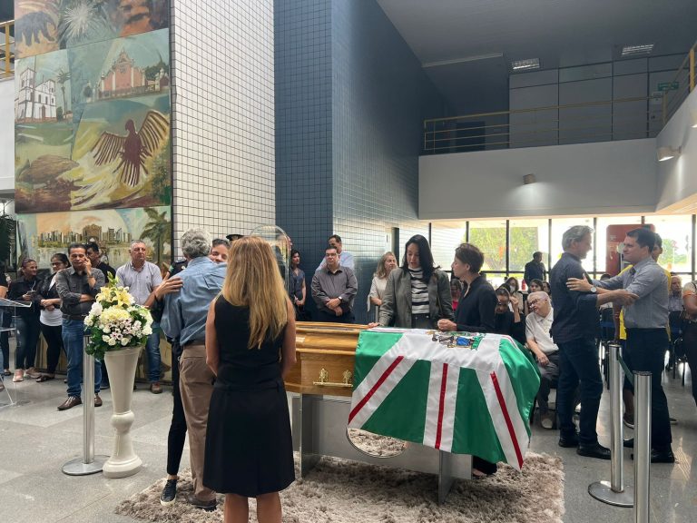 Dona Iris é velada no Paço Municipal na manhã desta quarta-feira (22)