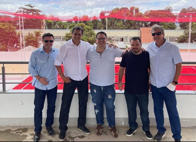 Roberto Faustim inaugura “Tigrinhos do Vila”, projeto reabre escolinha de futebol colorada