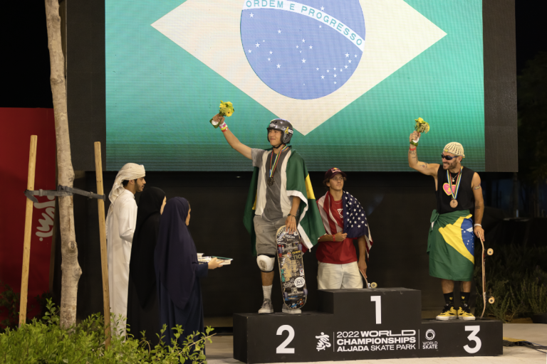 Augusto Akio e Pedro Barros fazem dobradinha no Mundial de Skate Park
