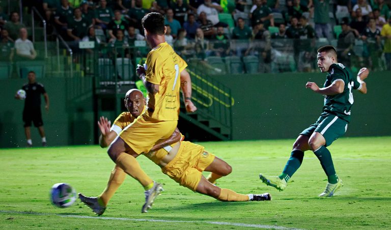 Com gol de Palacios, Goiás vence o Brasiliense e avança na Copa Verde