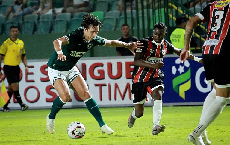 Goiás visita o Anápolis pela semifinal do Goianão; confira as prováveis escalações 