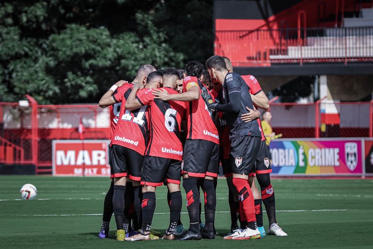 Atlético-GO volta a vencer a Aparecidense e avança à final do Goianão