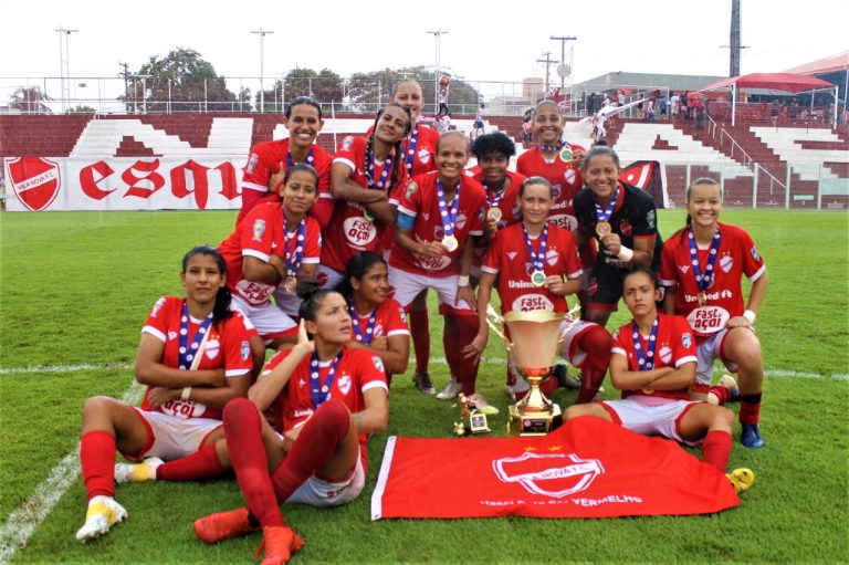 Futebol feminino no Vila Nova